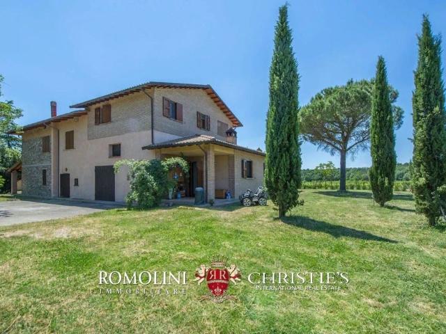 Prestigiosa villa di 888 mq in vendita, Castiglione del Lago, Italia