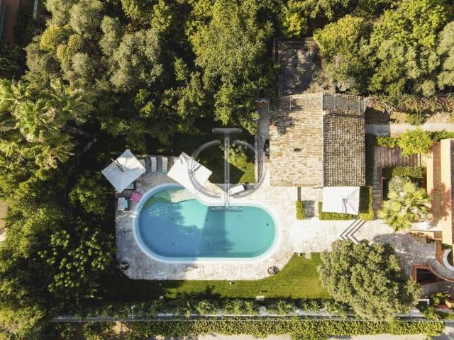 Prestigiosa villa di 1040 mq in vendita, Corso Alcide De Gasperi, Bari, Puglia