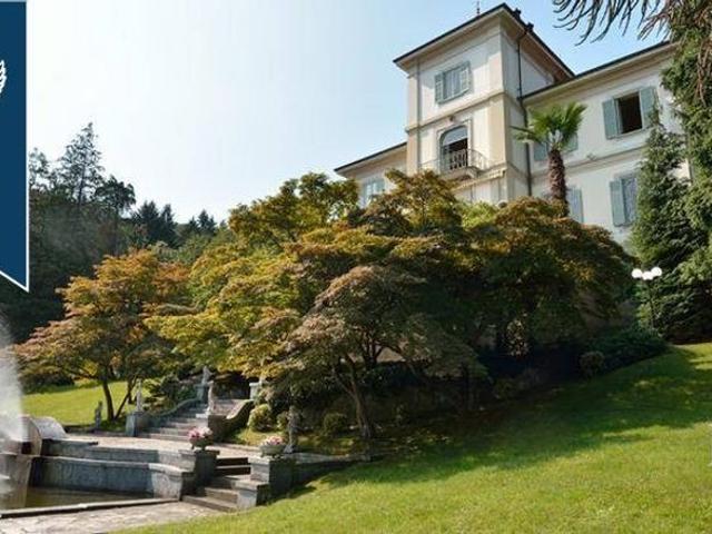 Prestigiosa villa di 1200 mq in vendita Stresa, Italia