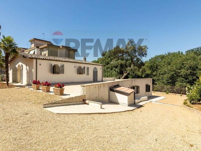 Prestigiosa villa di 145 mq in vendita Via Fisicara, 74, Caltagirone, Catania, Sicilia