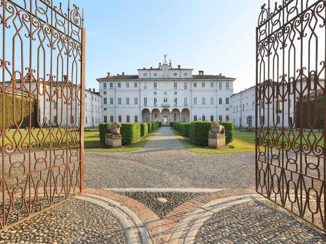 Prestigiosa villa di 15000 mq in vendita, Milano, Italia