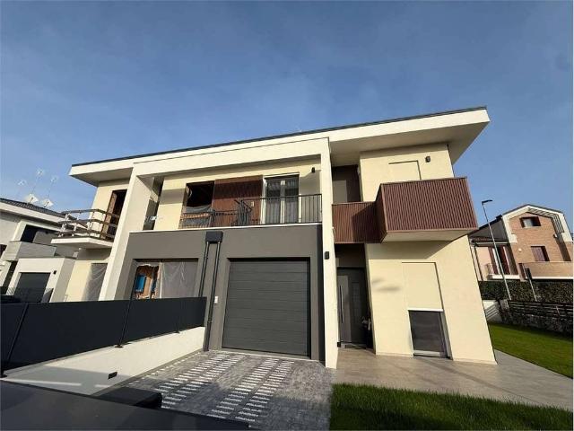 Prestigiosa villa di 150 mq in vendita, Via Ferruccio Lamborghini, 22, Ferrara, Emilia Romagna