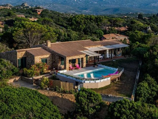 Prestigiosa villa di 150 mq in vendita, Via La Serrera, Trinità d'Agultu e Vignola, Sassari, Sardegna