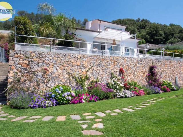 Prestigiosa villa di 150 mq in vendita, Via Provinciale n. 335, Pietra Ligure, Savona, Liguria