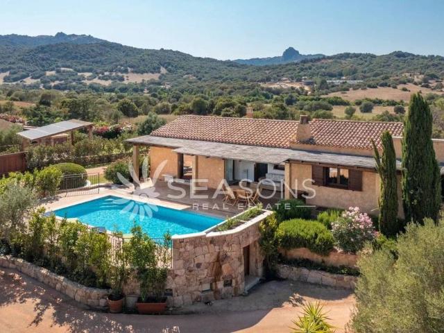 Prestigiosa villa di 158 mq in vendita, Olbia, Italia