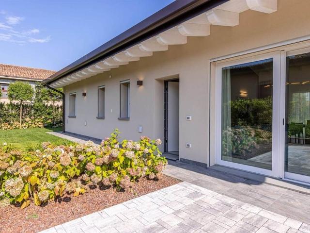 Prestigiosa villa di 160 mq in vendita, via Pozze, Castelnuovo di Garda, Verona, Veneto