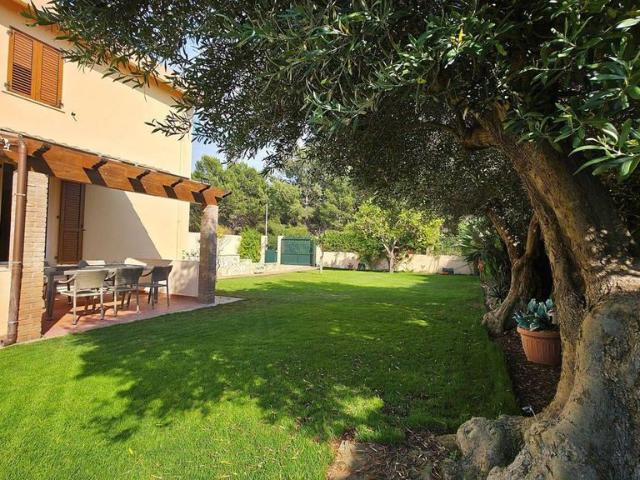 Prestigiosa villa di 160 mq in vendita, Via Valenzia, 14, Quartu Sant'Elena, Cagliari, Sardegna