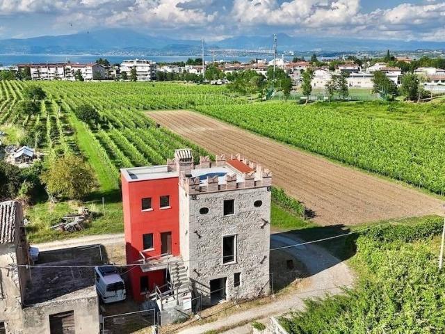 Prestigiosa villa di 160 mq in vendita Località Lizzara Vecchia, Peschiera del Garda, Veneto