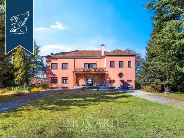 Prestigiosa villa di 1732 mq in vendita Pombia, Italia