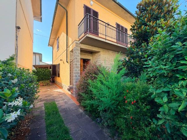 Prestigiosa villa di 173 mq in vendita, Via Sandro Botticelli, Campi Bisenzio, Firenze, Toscana