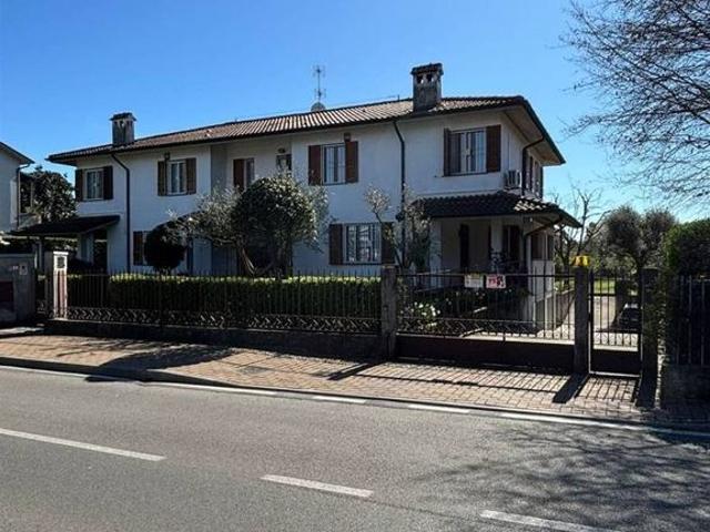 Prestigiosa villa di 190 mq in vendita, VIA TURATI, 4, Trezzano Rosa, Lombardia