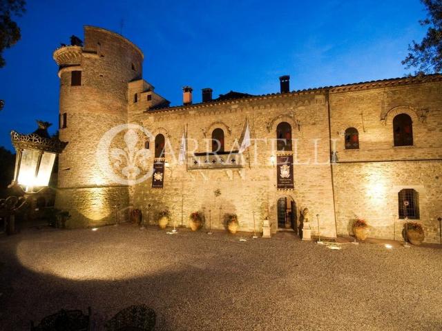 Prestigiosa villa di 2000 mq in vendita, Deruta, Italia