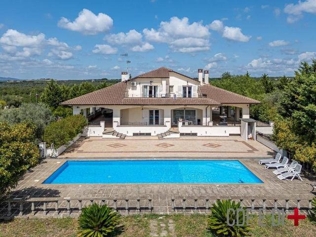 Prestigiosa villa di 2000 mq in vendita, Viale dell'Unità d'Italia, Canino, Lazio