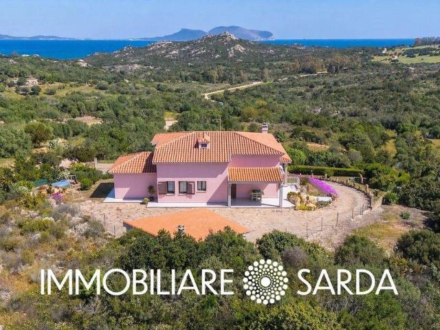 Prestigiosa villa di 200 mq in vendita, Olbia, Italia