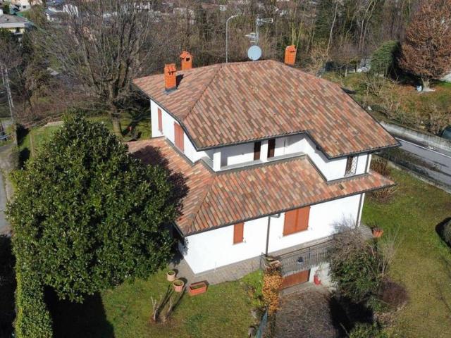 Prestigiosa villa di 200 mq in vendita, Parè, Lombardia