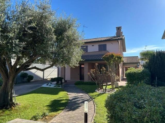 Prestigiosa villa di 200 mq in vendita, Ravenna, Italia