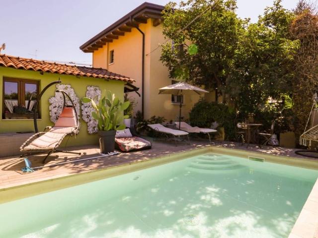 Prestigiosa villa di 208 mq in vendita, Peschiera del Garda, Veneto