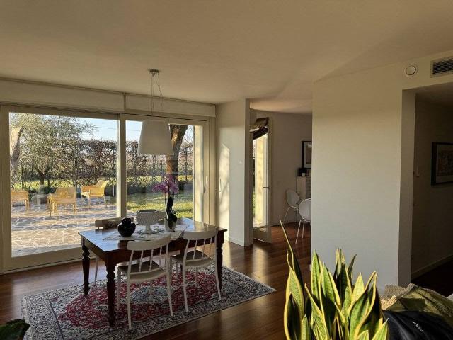 Prestigiosa villa di 210 mq in vendita Via Carlo Darwin, Reggio Emilia, Emilia Romagna