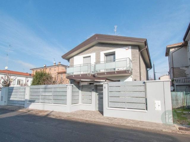 Prestigiosa villa di 216 mq in vendita Via Martiri di Fossoli, Carpi, Modena, Emilia Romagna