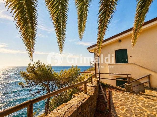 Prestigiosa villa di 220 mq in vendita, loc. campo di mare, Pollica, Campania