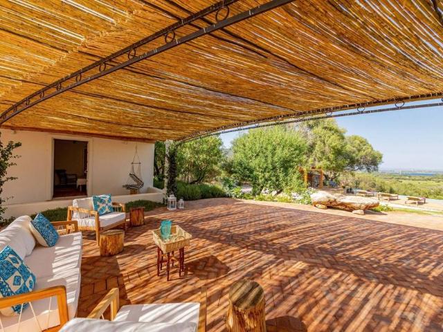 Prestigiosa villa di 220 mq in vendita, Olbia, Italia
