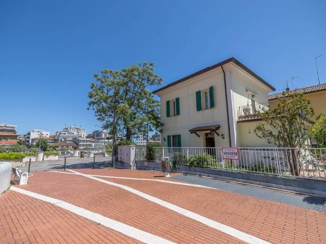 Prestigiosa villa di 224 mq in vendita, Via Sebastiano Caboto, 36, Cattolica, Rimini, Emilia Romagna