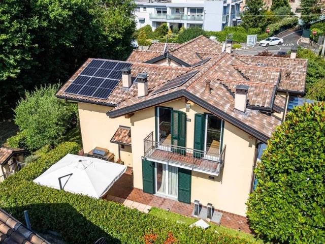 Prestigiosa villa di 228 mq in vendita Via della Calcinessa, 15, Varese, Lombardia