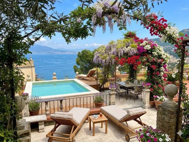 Prestigiosa villa di 237 mq in vendita Vico Equense, Campania