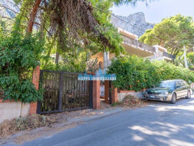 Prestigiosa villa di 240 mq in vendita Via Pitea da Marsiglia, Palermo, Sicilia