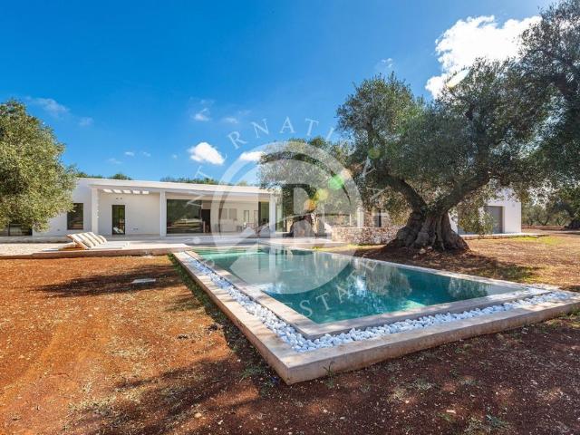 Prestigiosa villa di 240 mq in vendita, Carovigno, Puglia