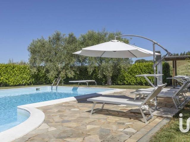 Prestigiosa villa di 242 mq in vendita, Via Matteucci, 9, Trecastelli, Marche