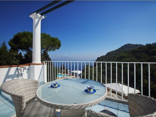 Prestigiosa villa di 2500 mq in affitto Capri, Campania