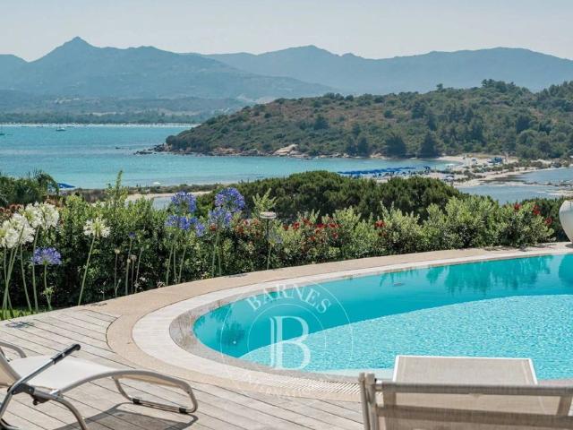 Prestigiosa villa di 250 mq in affitto San Teodoro, Sardegna