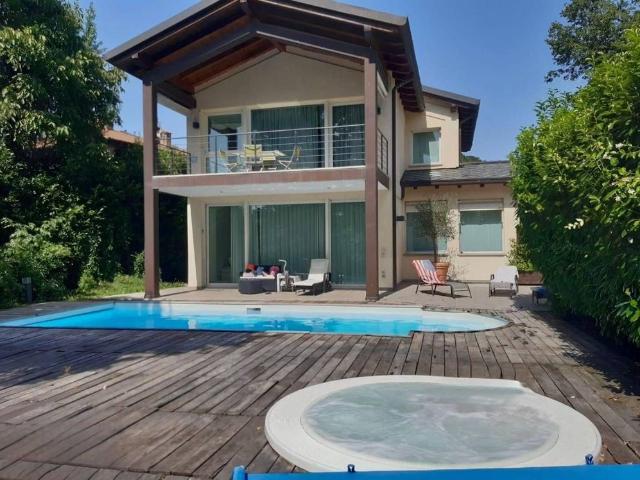 Prestigiosa villa di 250 mq in vendita, Via Cavaioni, Bologna, Emilia Romagna