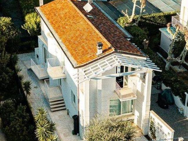 Prestigiosa villa di 260 mq in vendita Via Degli Olivi, Camaiore, Toscana