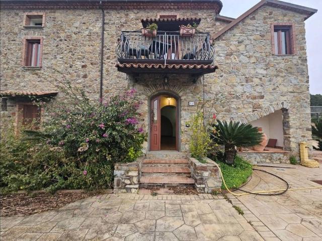 Prestigiosa villa di 270 mq in vendita, Pollica, Campania