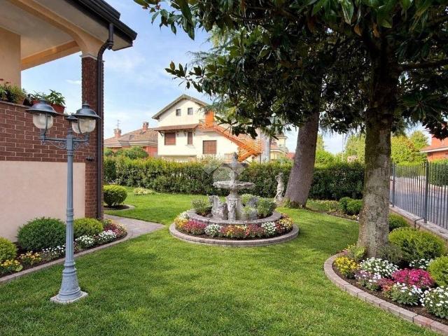 Prestigiosa villa di 280 mq in vendita, Via delle Rose, 6, Assago, Lombardia