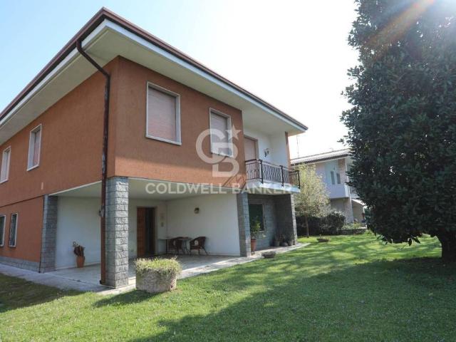 Prestigiosa villa di 280 mq in vendita, VIA SINIGALLIA, 43, Castiglione delle Stiviere, Lombardia