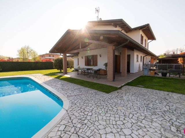 Villa di 280 mq in vendita Via Suor Serafina Gregoris, Fiume Veneto, Friuli Venezia Giulia