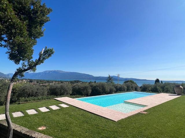 Esclusiva villa di 280 mq in vendita Via Paradiso, 2, San Felice del Benaco, Lombardia