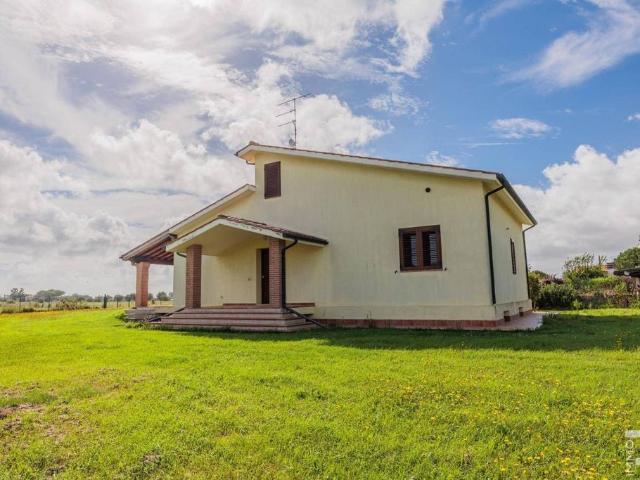 Prestigiosa villa di 292 mq in vendita, Strada San Lorenzo, Grosseto, Toscana