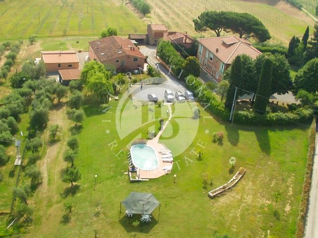 Prestigiosa villa di 3000 mq in vendita Capannori, Toscana