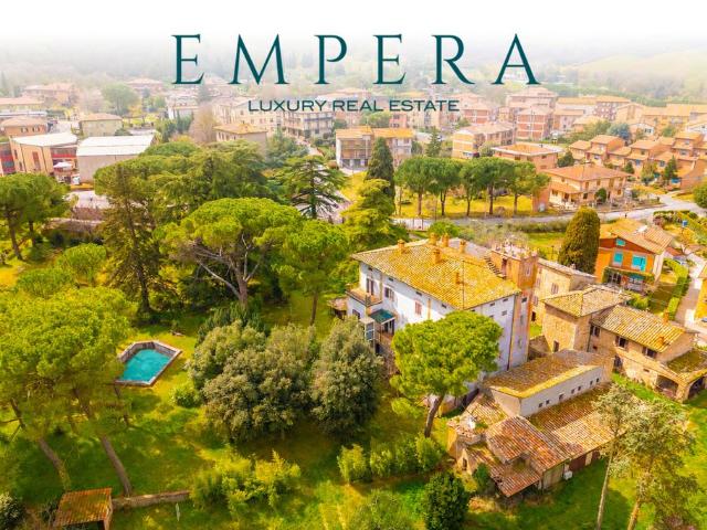 Prestigiosa villa di 3000 mq in vendita Via dei Lilla, Montepulciano, Toscana
