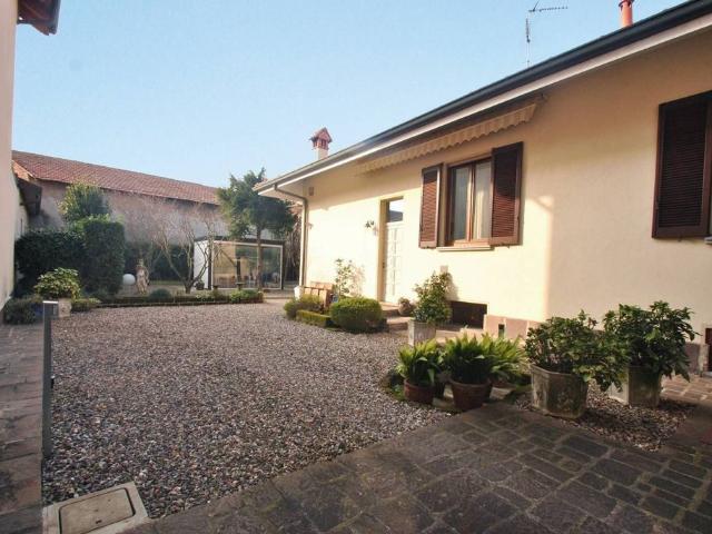 Prestigiosa villa di 300 mq in vendita Via Alessandro Volta, 7, Vittuone, Lombardia