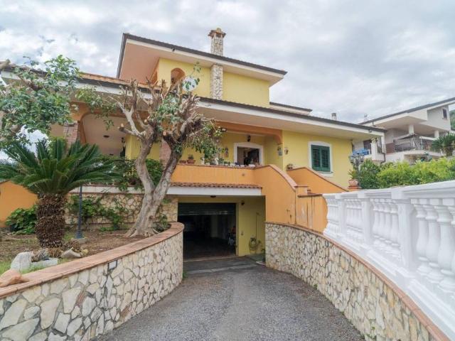 Prestigiosa villa di 300 mq in vendita, Via Galileo Galilei, 13P, Praia a Mare, Cosenza, Calabria