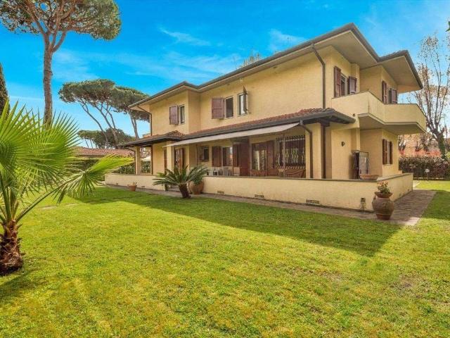 Prestigiosa villa di 300 mq in vendita, via Sant'Ermete, Forte dei Marmi, Lucca, Toscana