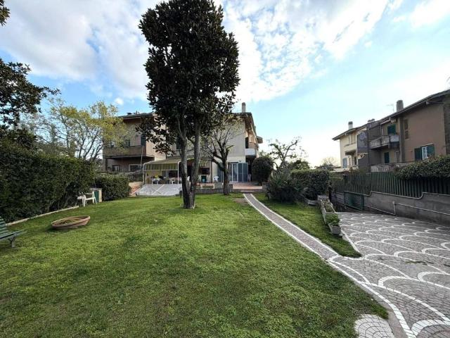 Prestigiosa villa di 300 mq in vendita, Via Stesicoro, Roma, Lazio