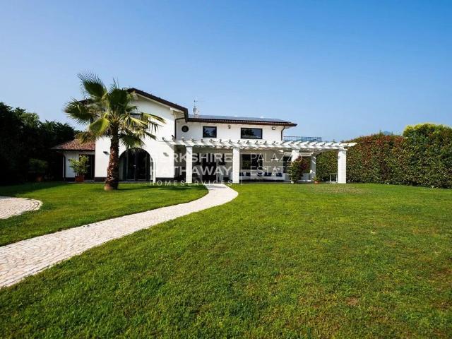Prestigiosa villa di 300 mq in vendita, Pietrasanta, Italia