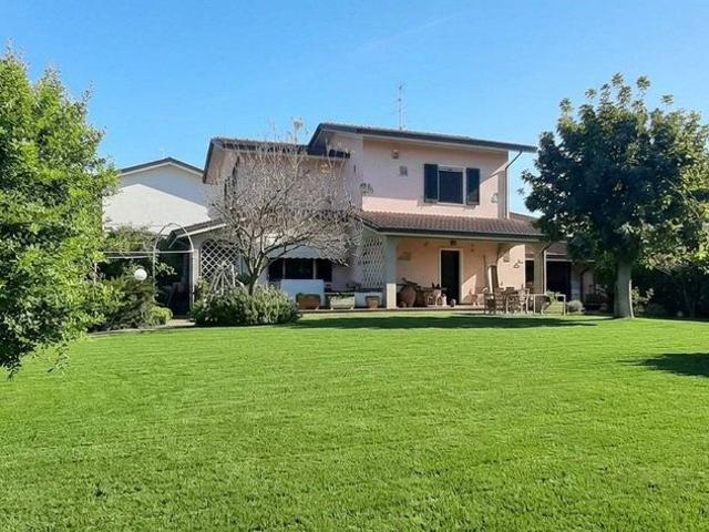 Prestigiosa villa di 302 mq in vendita, Via del Termine, 18, Camaiore, Toscana