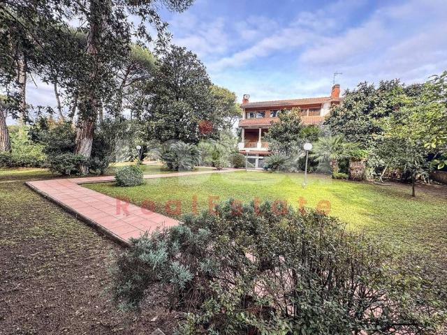 Prestigiosa villa di 305 mq in vendita, Viale Gorgia di Leontini, Roma, Lazio